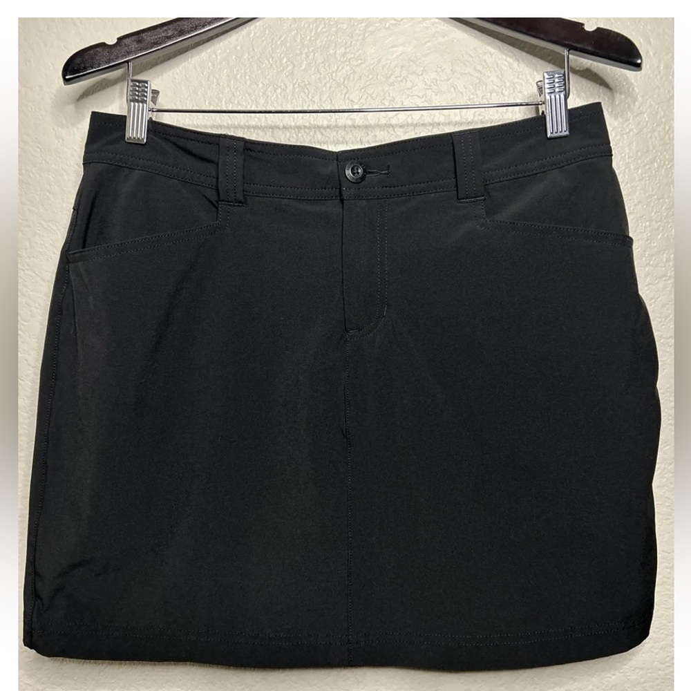 Eddie Bauer Women’s Size 8 Black Adventurer 2.0 Skort Preowned